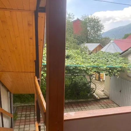 Гостинний Двір У Дядька Івана Apartment Mizhhirya  Exterior photo